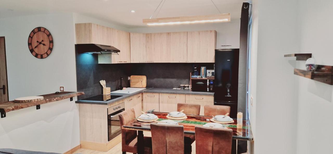 Le Claudius Apartment Annecy Bagian luar foto