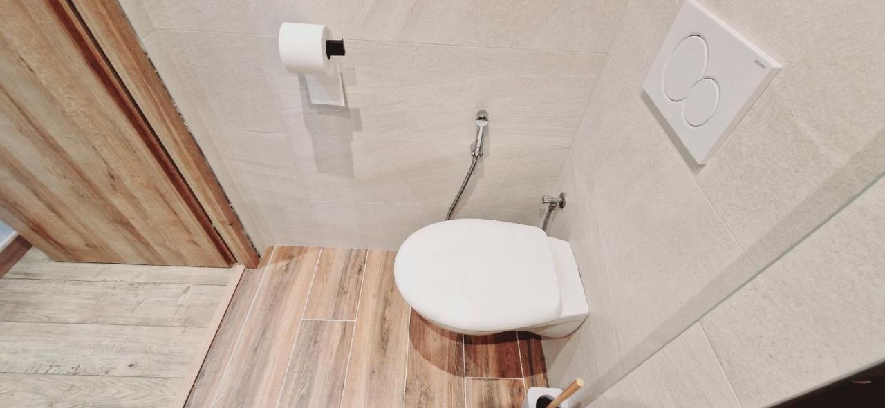 Le Claudius Apartment Annecy Bagian luar foto