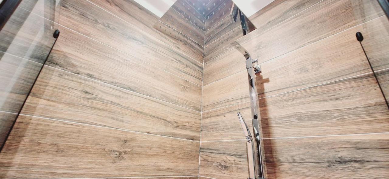 Le Claudius Apartment Annecy Bagian luar foto